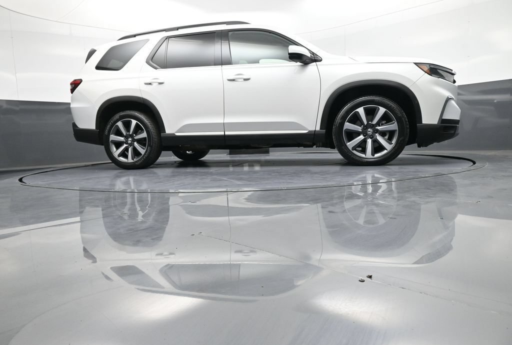Certified 2024 Honda Pilot Touring image 33