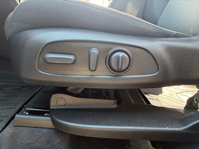 Used 2023 Chevrolet Traverse LT image 13