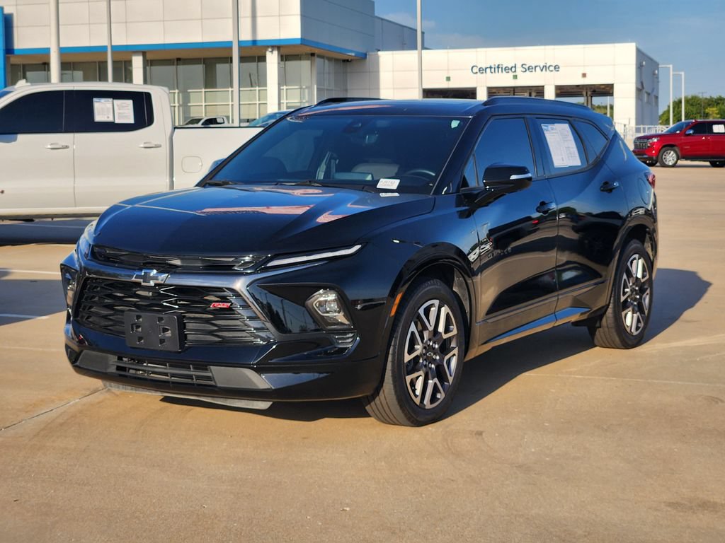 Used 2025 Chevrolet Blazer RS w/ Driver Confidence II Package AWD/4WD image 3