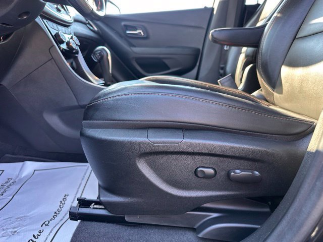 Used 2020 Chevrolet Trax Premier FWD image 16
