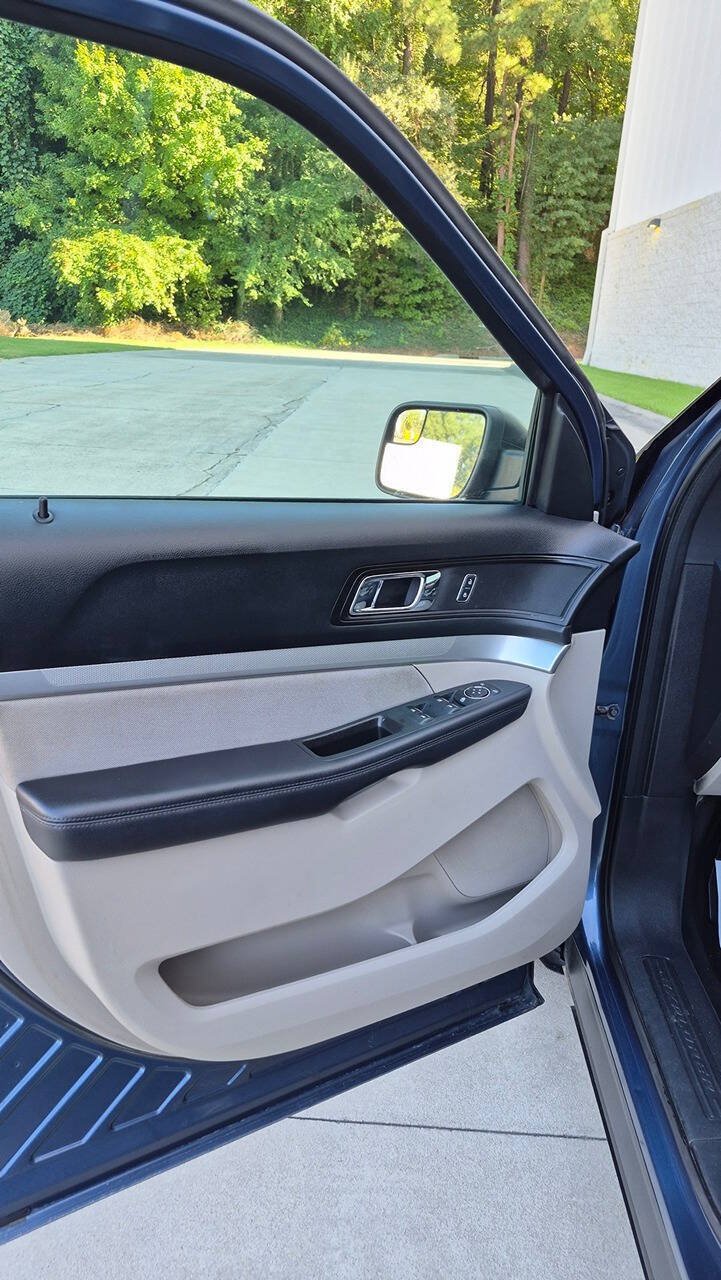 Used 2018 Ford Explorer FWD image 33