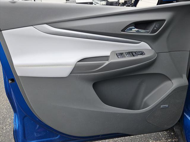 Used 2022 Chevrolet Bolt EUV Premier w/ Sun & Sound Package image 10