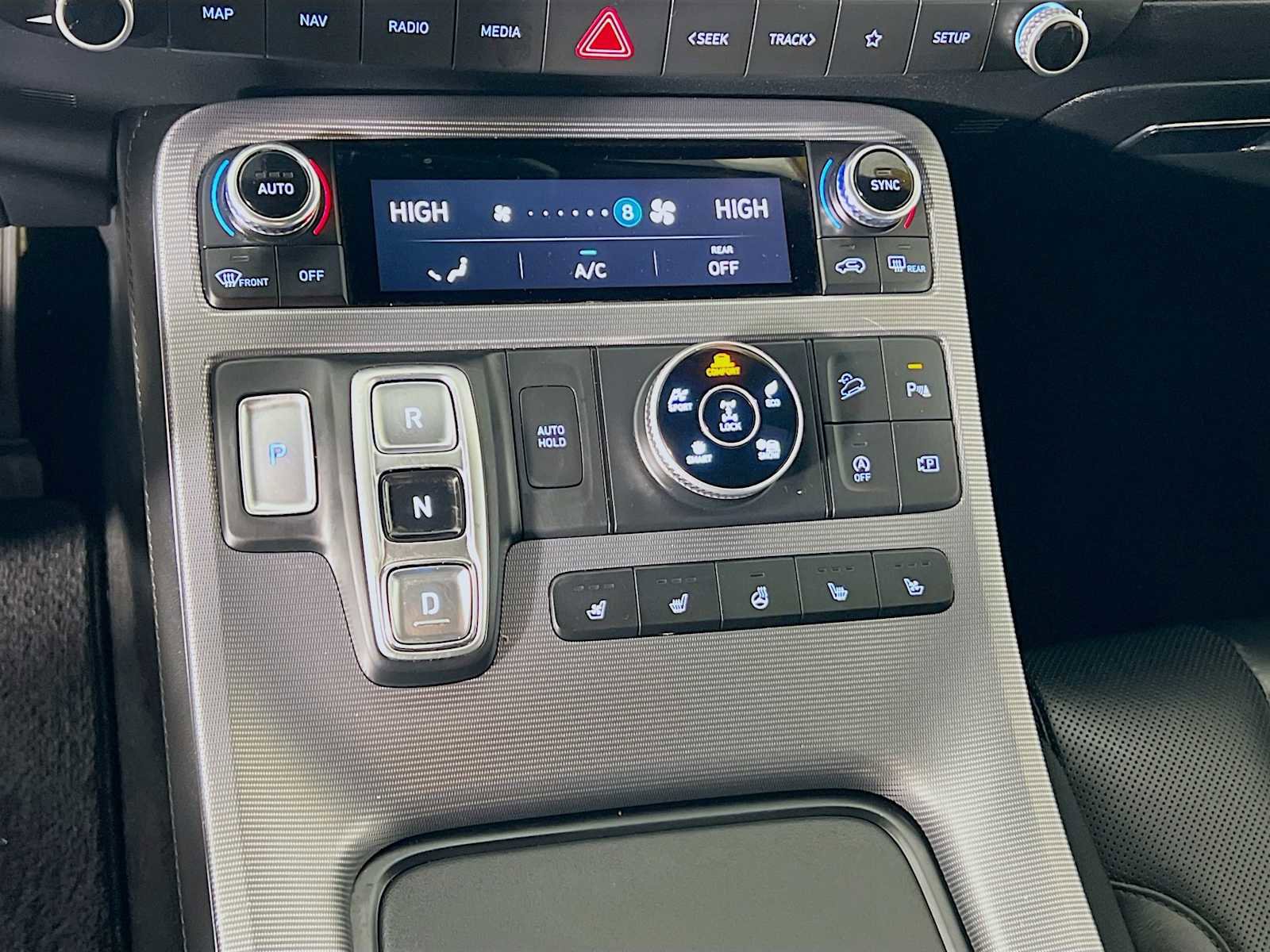 Used 2023 Hyundai Palisade Calligraphy image 16