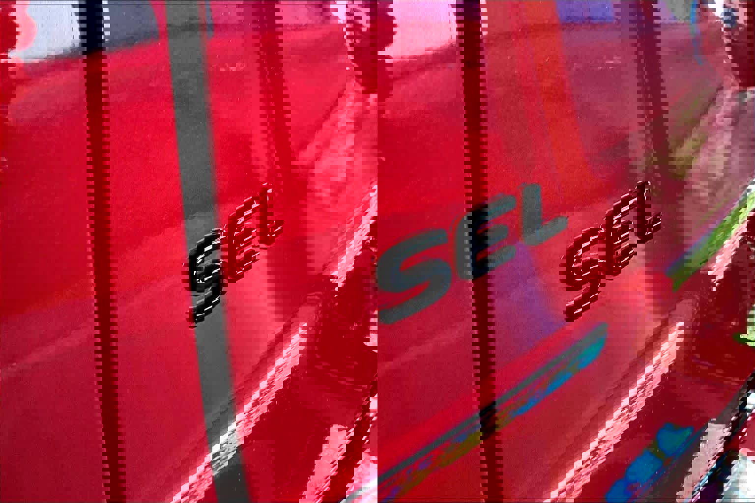 Used 2025 Volkswagen Atlas Cross Sport SEL R-Line image 11