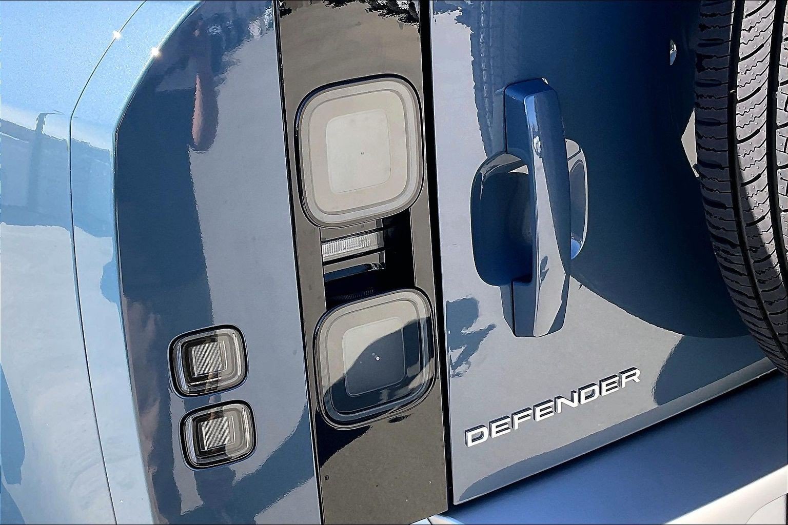 New 2026 Land Rover Defender 110 S AWD/4WD image 8