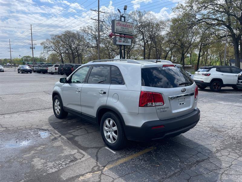 Used 2012 Kia Sorento LX w/ Third Row Pkg FWD image 7