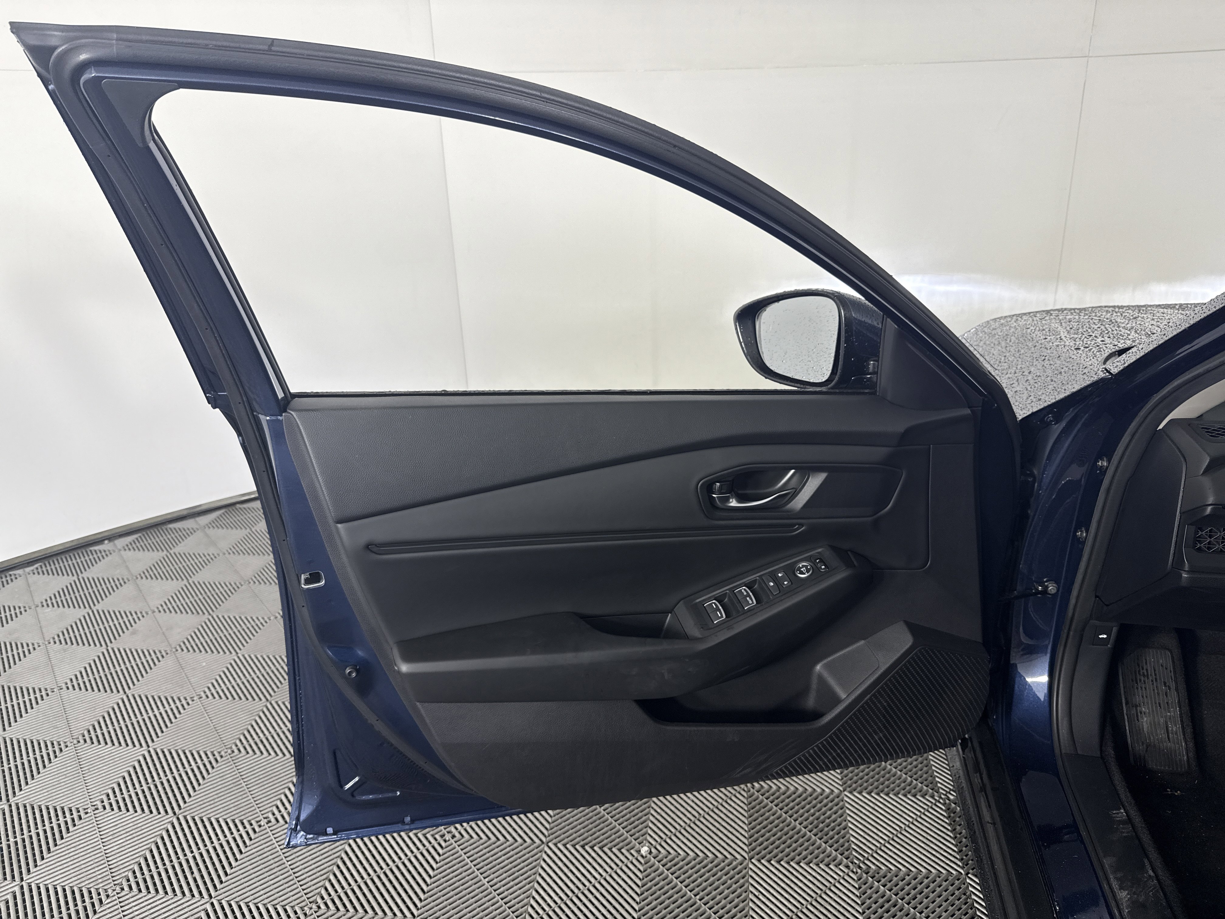 Certified 2023 Honda Accord EX image 13