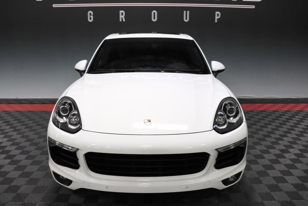 Used 2018 Porsche Cayenne S image 12