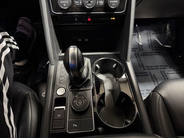 Used 2022 Volkswagen Atlas Cross Sport SE image 33