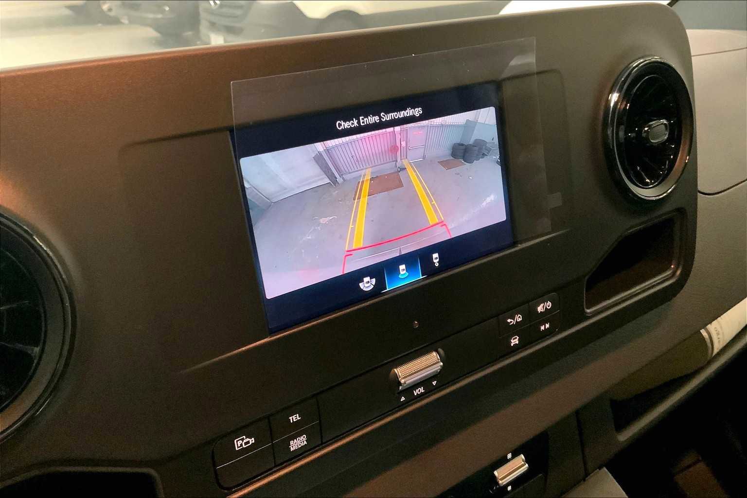 Used 2024 Mercedes-Benz Sprinter 2500 image 21