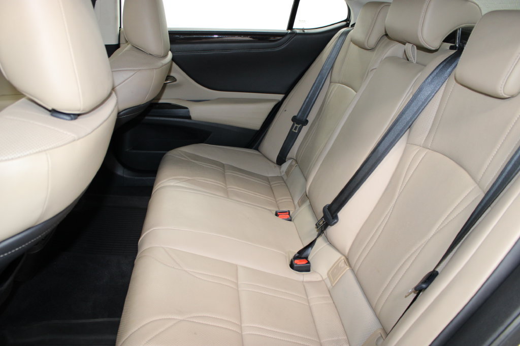 Used 2020 Lexus ES 300h w/ Accessory Package FWD image 45
