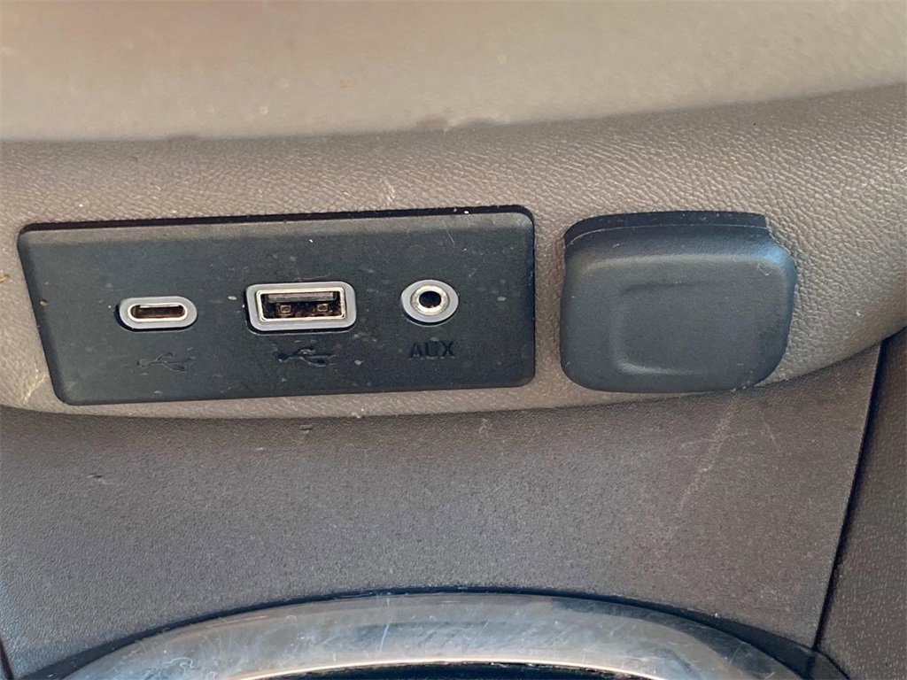 Used 2022 Chevrolet Malibu LT image 23