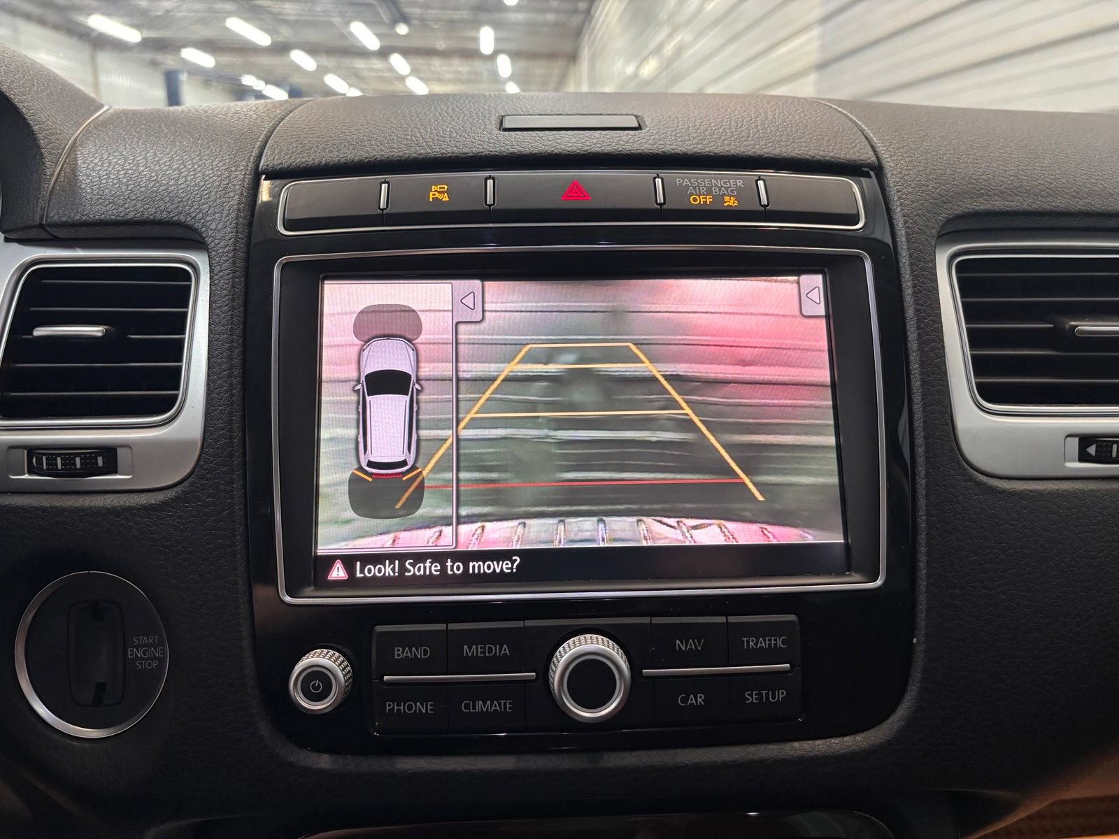 Used 2015 Volkswagen Touareg VR6 AWD/4WD image 19