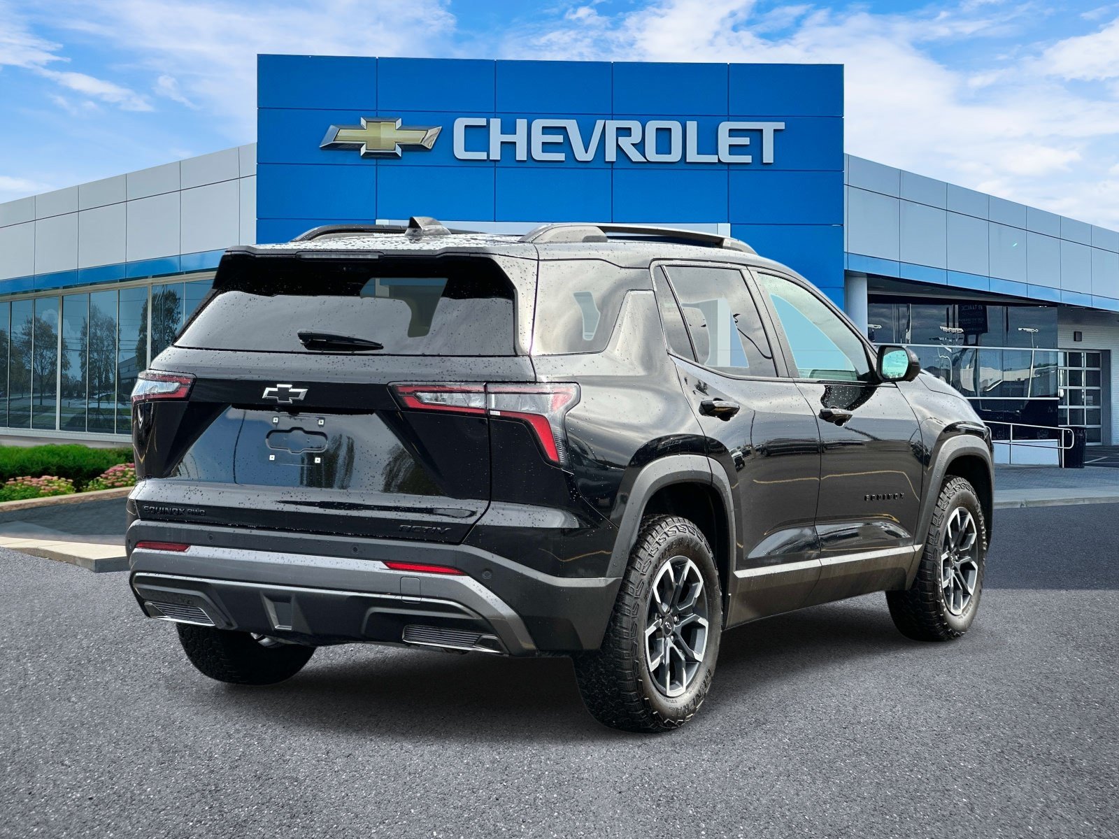 Certified 2025 Chevrolet Equinox ACTIV w/ Safety and Technology Package AWD/4WD image 3