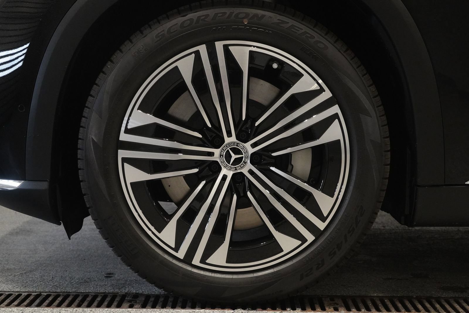 New 2026 Mercedes-Benz EQS 400 4MATIC SUV image 11