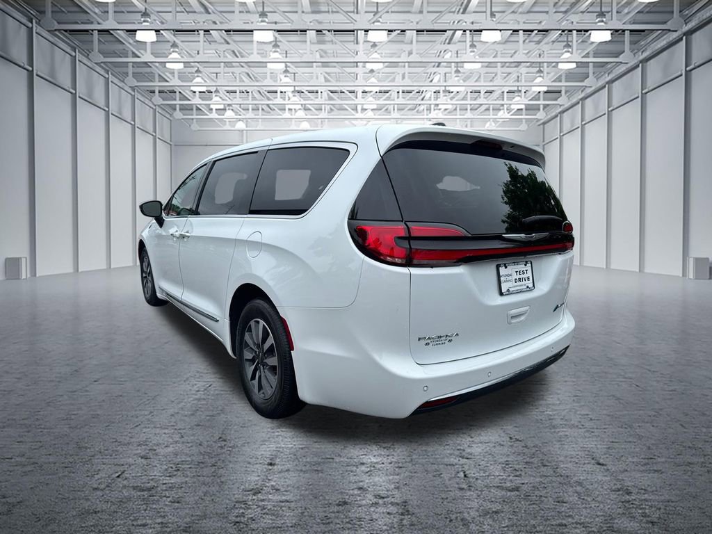 Used 2023 Chrysler Pacifica Limited FWD image 5