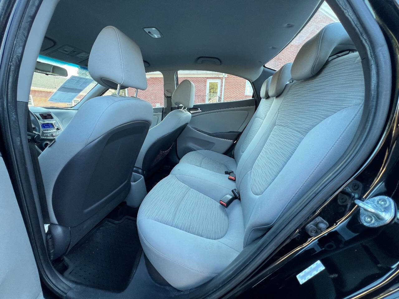 Used 2015 Hyundai Accent GLS image 13