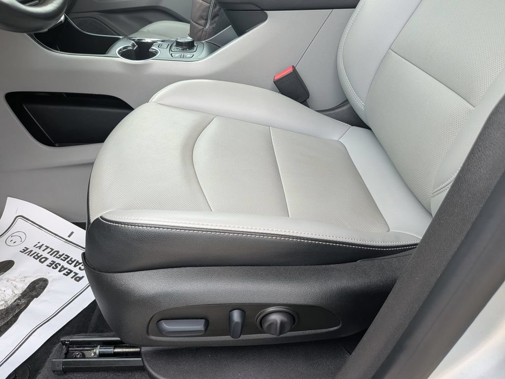 Used 2022 GMC Terrain SLT w/ Infotainment Package II FWD image 23