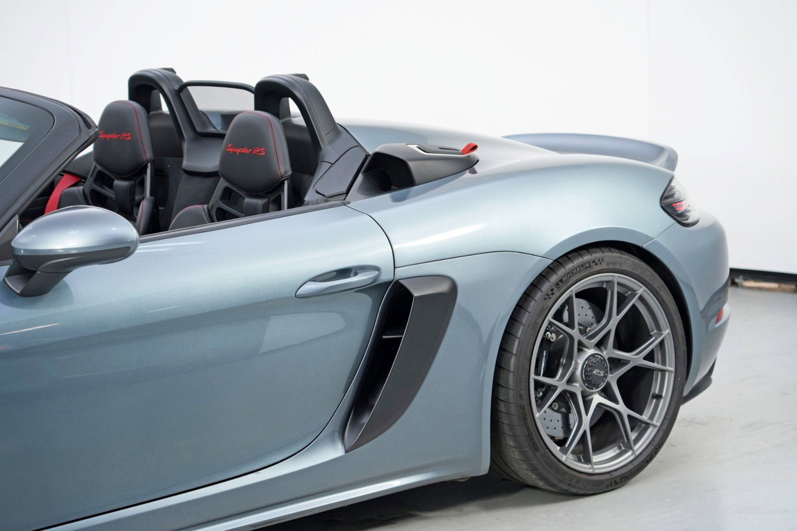 Used 2024 Porsche 718 Boxster Spyder RS w/ Light Design Package RWD image 68