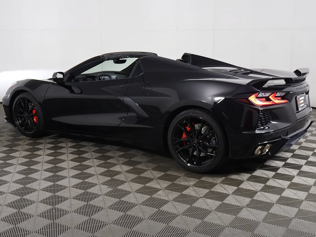 Used 2024 Chevrolet Corvette Stingray Convertible w/ Z51 Performance Package RWD image 17