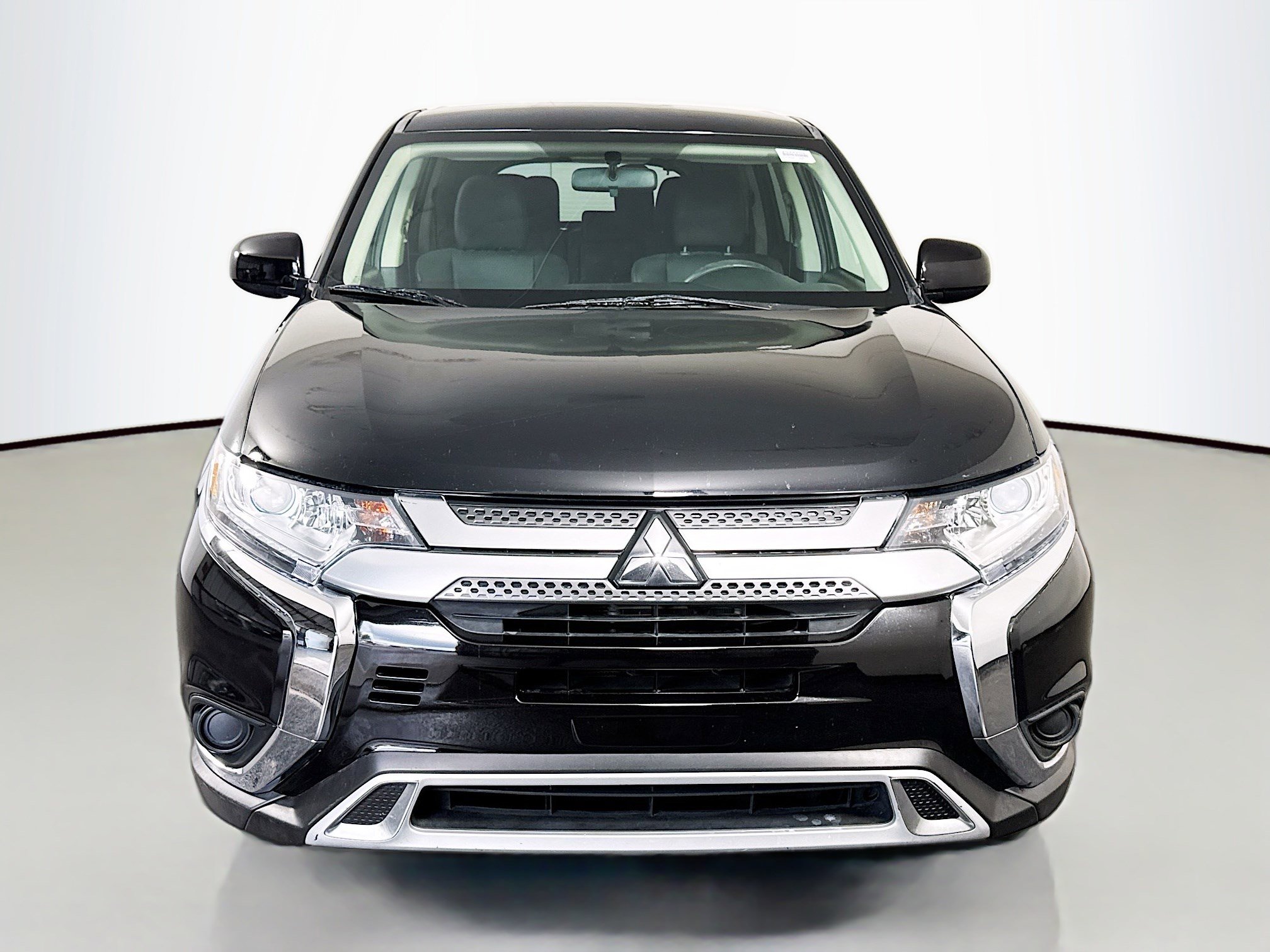 Used 2020 Mitsubishi Outlander ES image 2