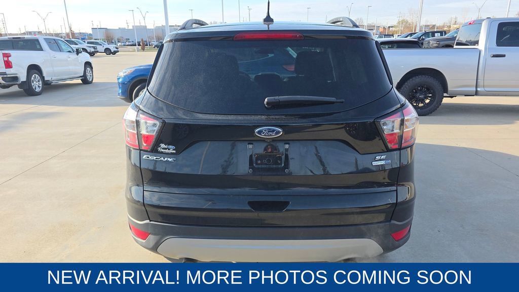 Used 2018 Ford Escape SE w/ SE Sync 3 Package image 4