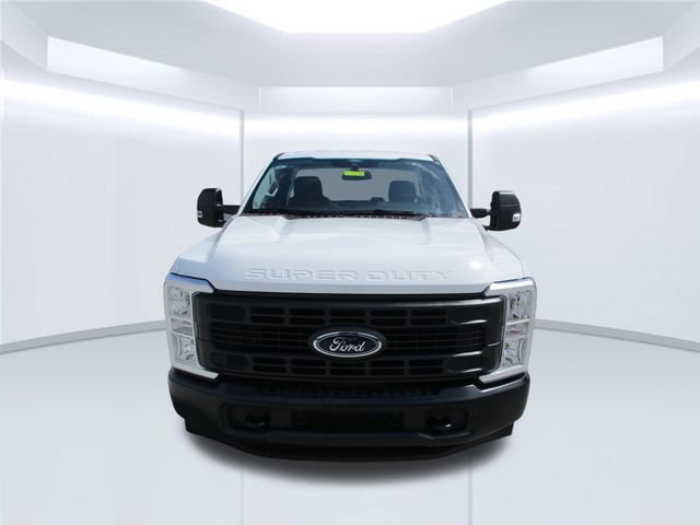 Used 2025 Ford F250 XL w/ XL Driver Assist Package RWD image 2