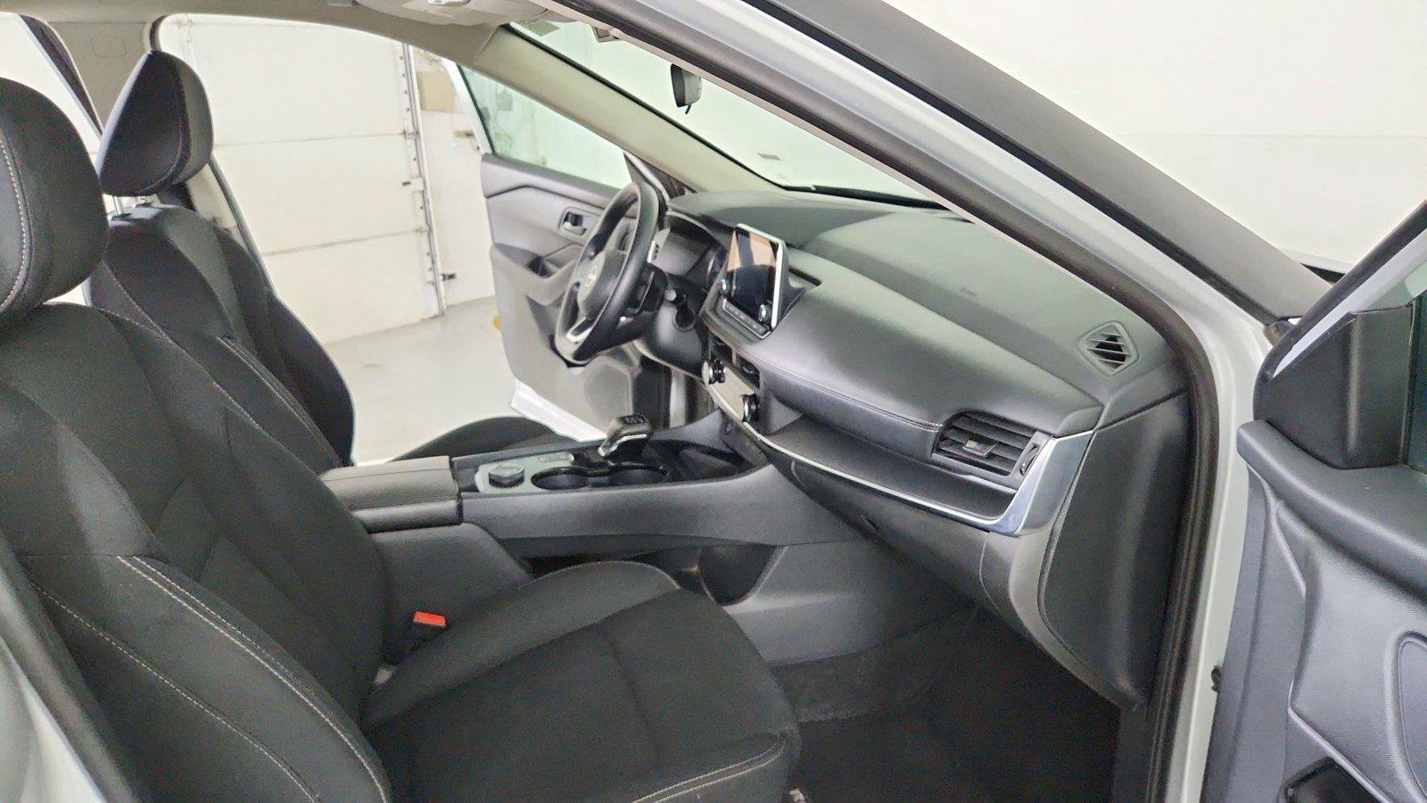 Used 2024 Nissan Rogue S AWD/4WD image 26