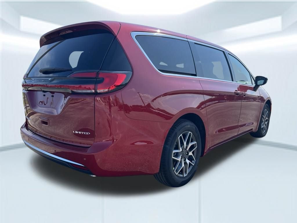New 2027 Chrysler Pacifica Limited FWD image 6