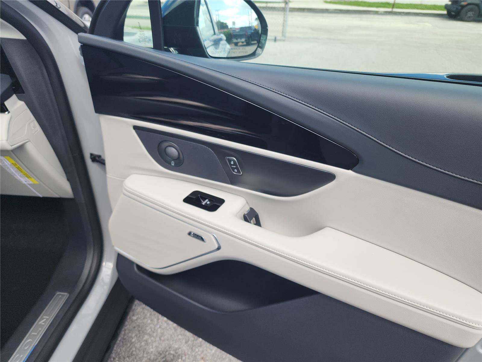 New 2026 Lincoln Nautilus Reserve w/ Jet Appearance Package image 25