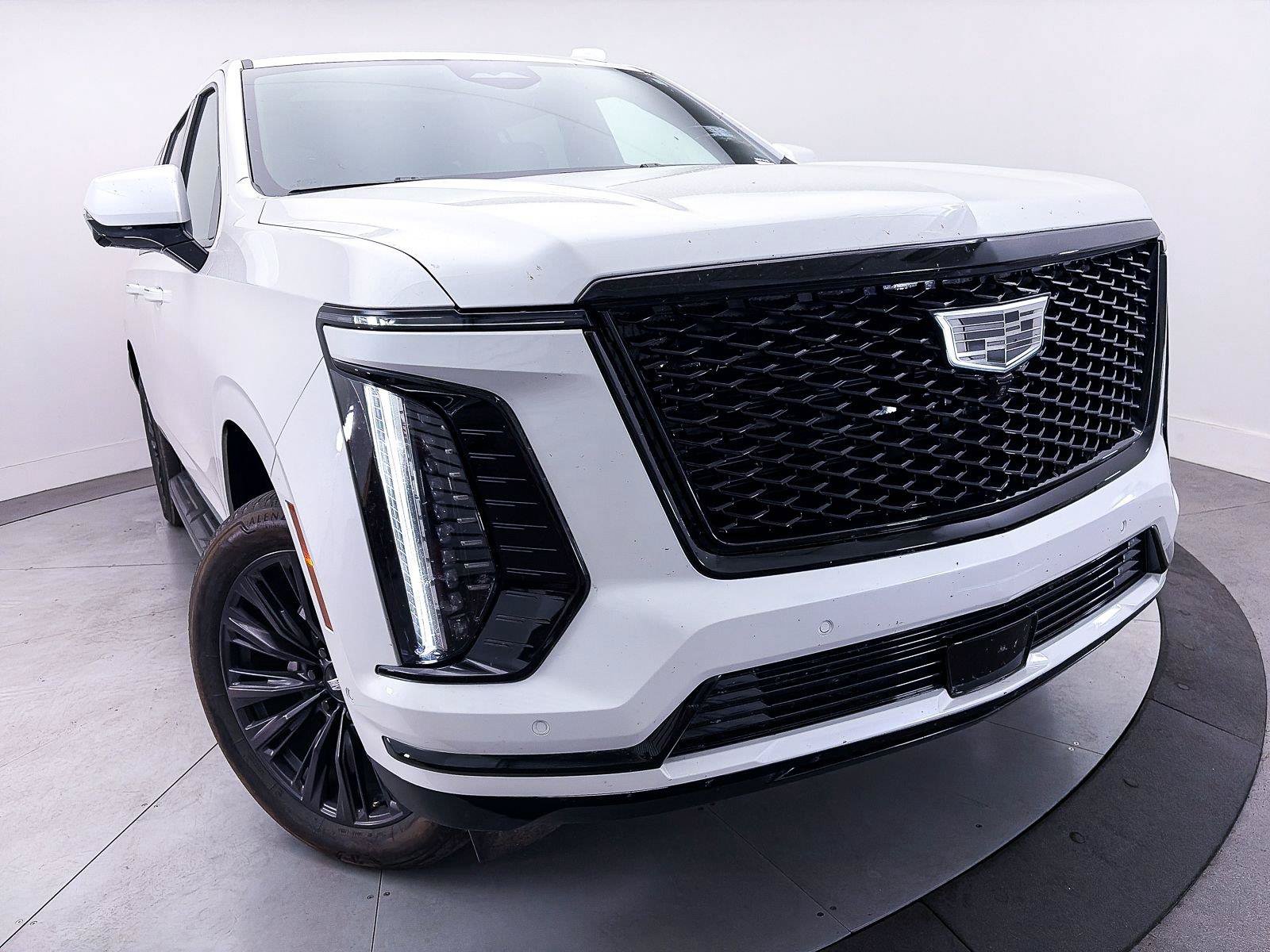 Used 2025 Cadillac Escalade ESV Sport AWD/4WD image 11