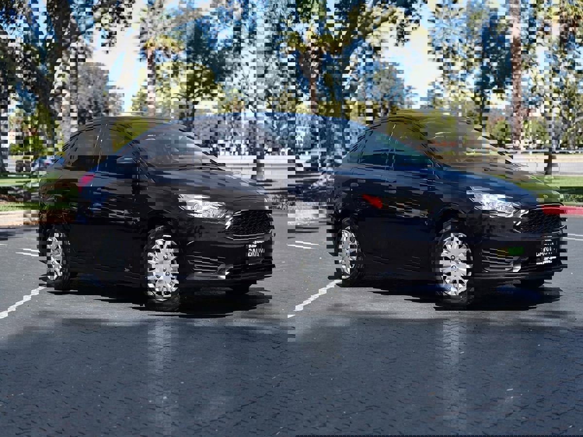 Used 2017 Ford Focus S image 2