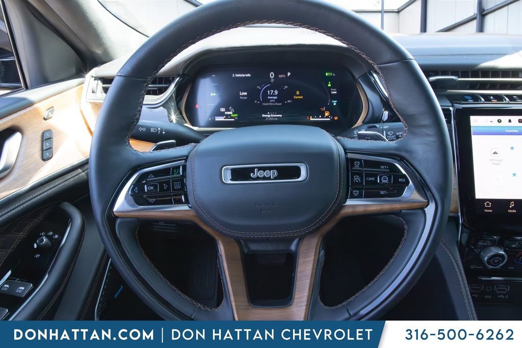 Used 2022 Jeep Grand Cherokee Summit AWD/4WD image 5