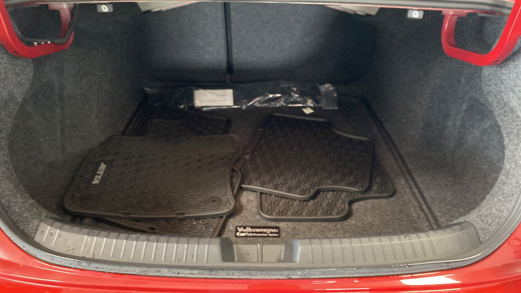 Used 2025 Volkswagen Jetta SE FWD image 26