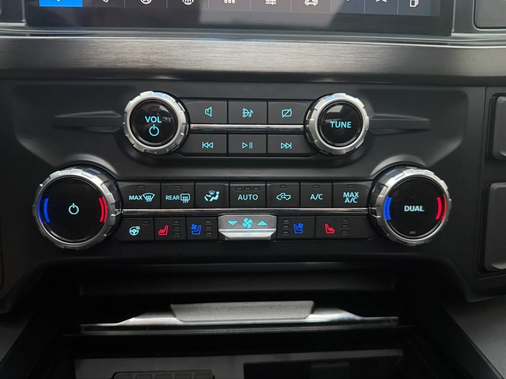 Used 2023 Ford F350 Lariat w/ Chrome Package image 35
