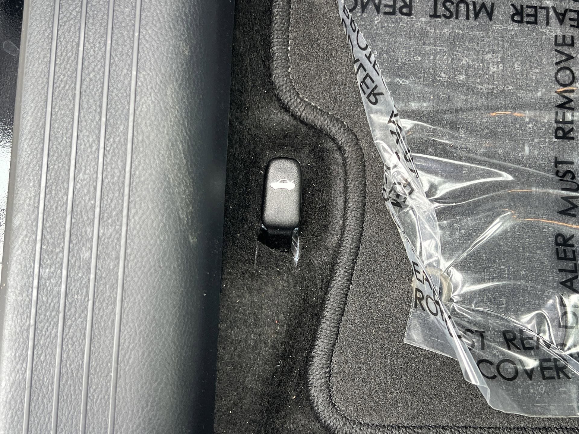 Certified 2025 Nissan Versa SV w/ Trunk Package image 13