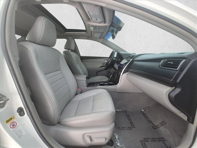 Used 2015 Toyota Camry XLE w/ Moonroof Package FWD image 25