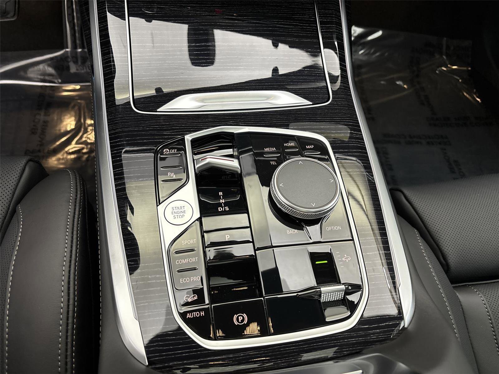 New 2026 BMW X7 M60i image 23