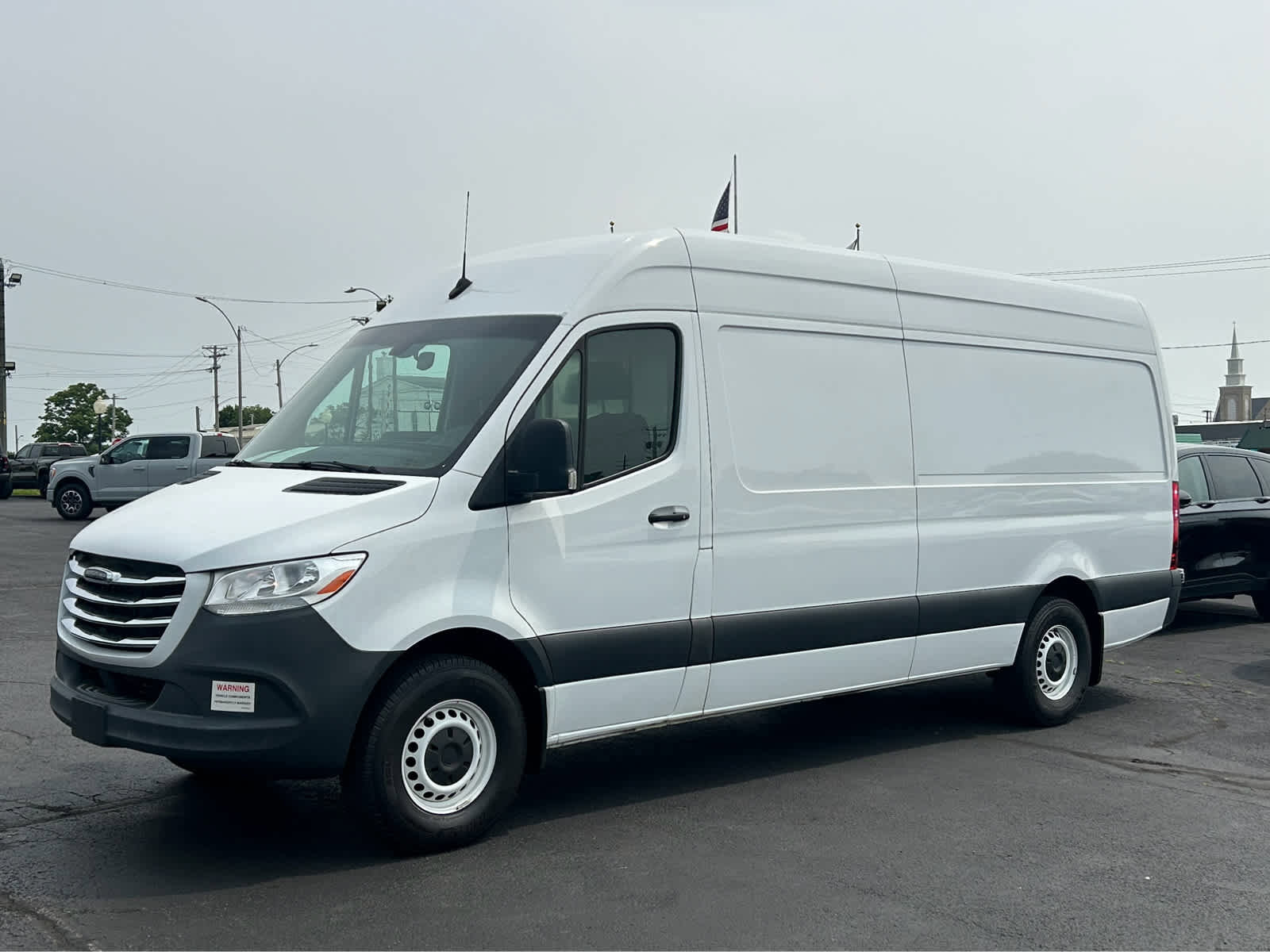 Used 2019 Freightliner Sprinter 3500 image 2