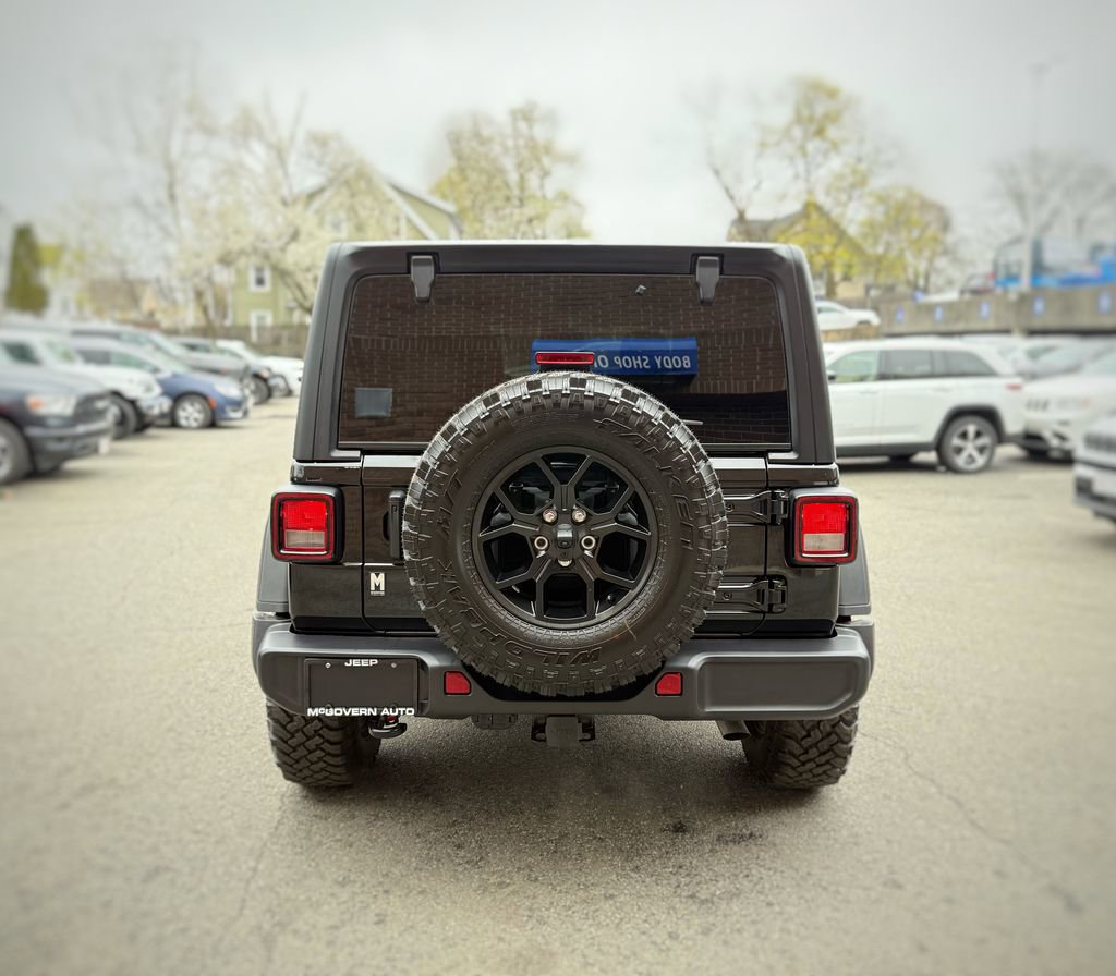 Used 2025 Jeep Wrangler Willys AWD/4WD image 10
