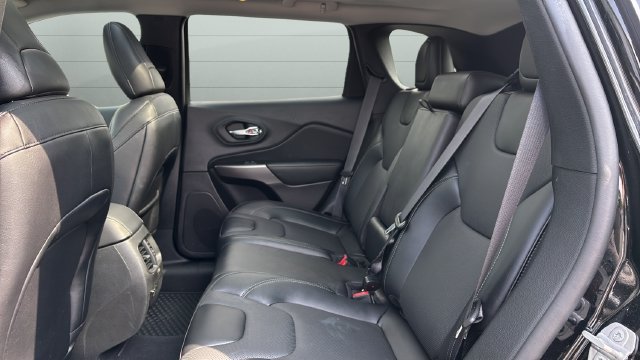 Used 2022 Jeep Cherokee Limited AWD/4WD image 26