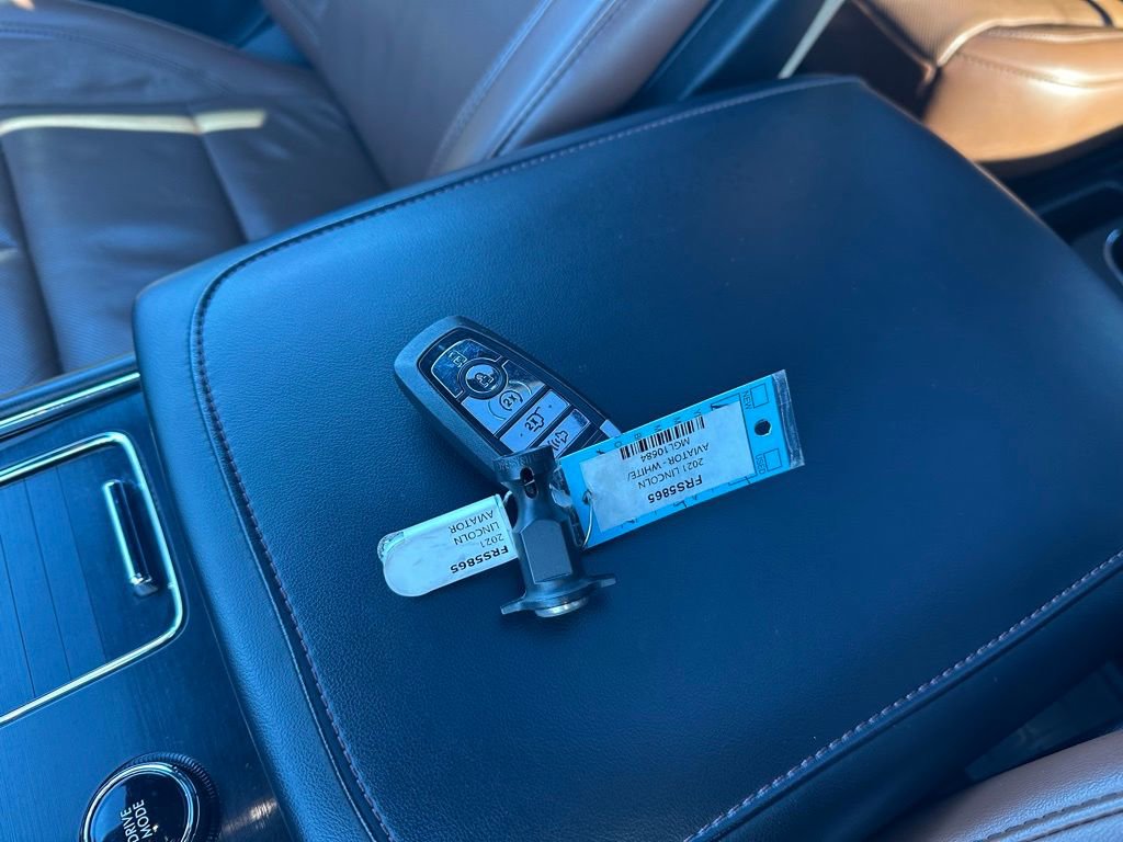 Used 2021 Lincoln Aviator Reserve w/ Elements Package Plus image 35