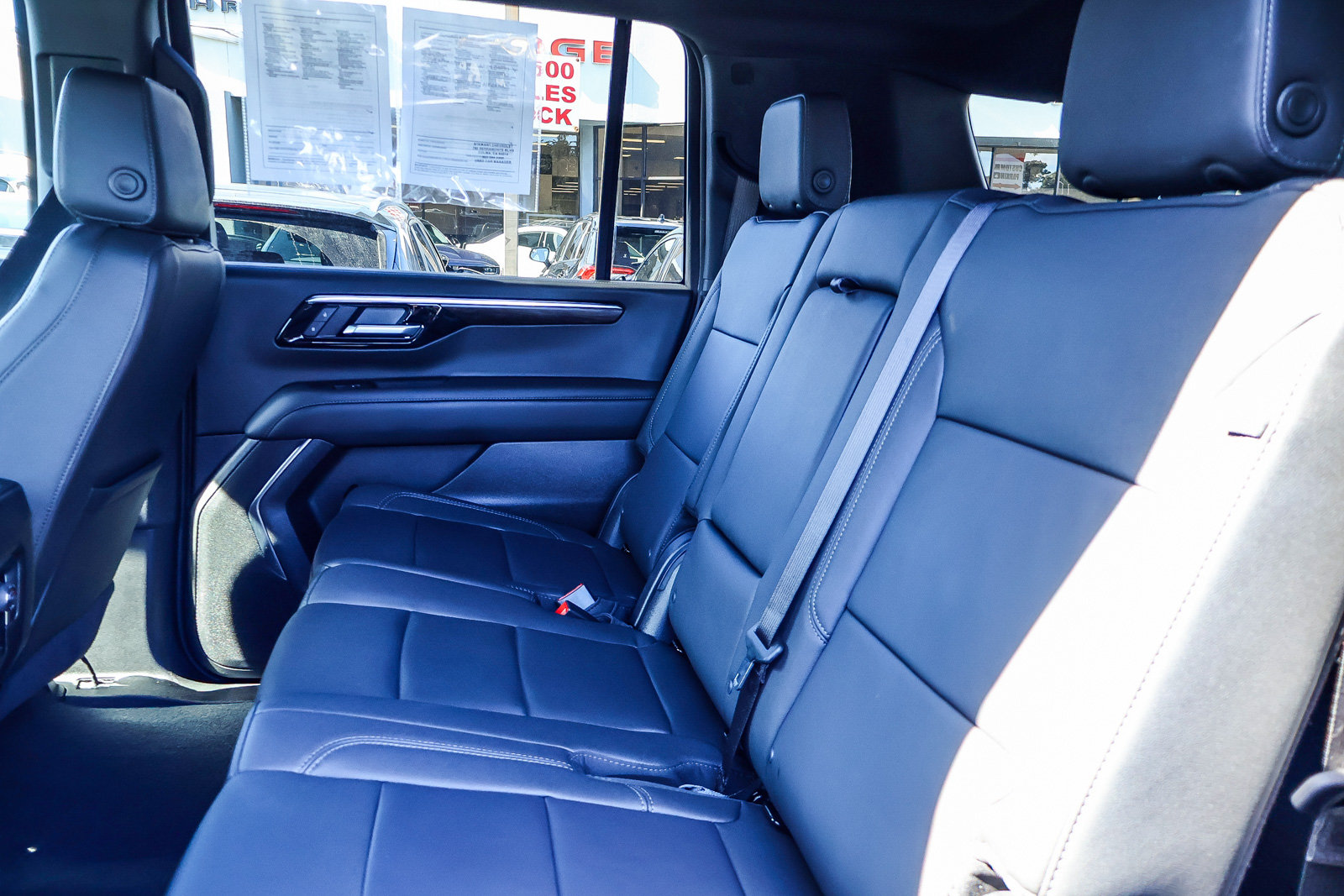 Used 2026 Chevrolet Suburban LT AWD/4WD image 15