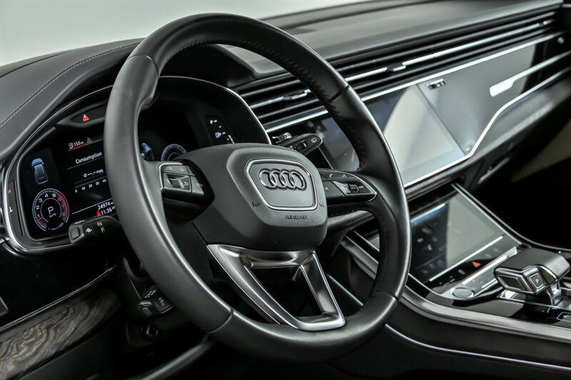 Used 2020 Audi Q8 Prestige AWD/4WD image 21