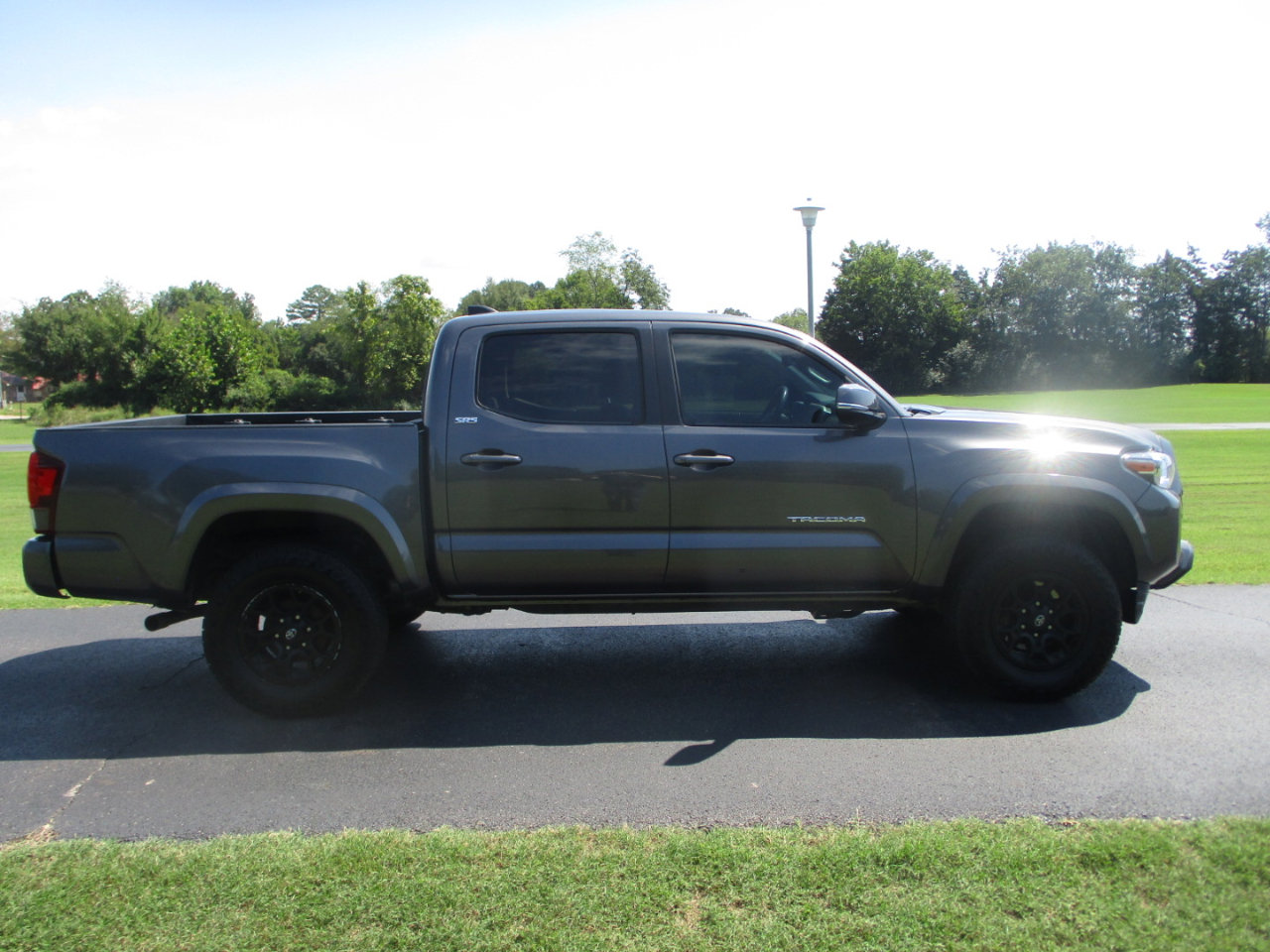 Used 2021 Toyota Tacoma SR5 image 1