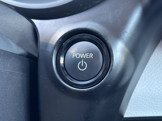Certified 2025 Toyota Sienna XLE FWD image 31