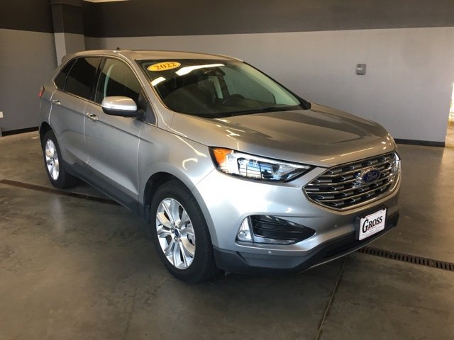 Used 2022 Ford Edge Titanium image 2