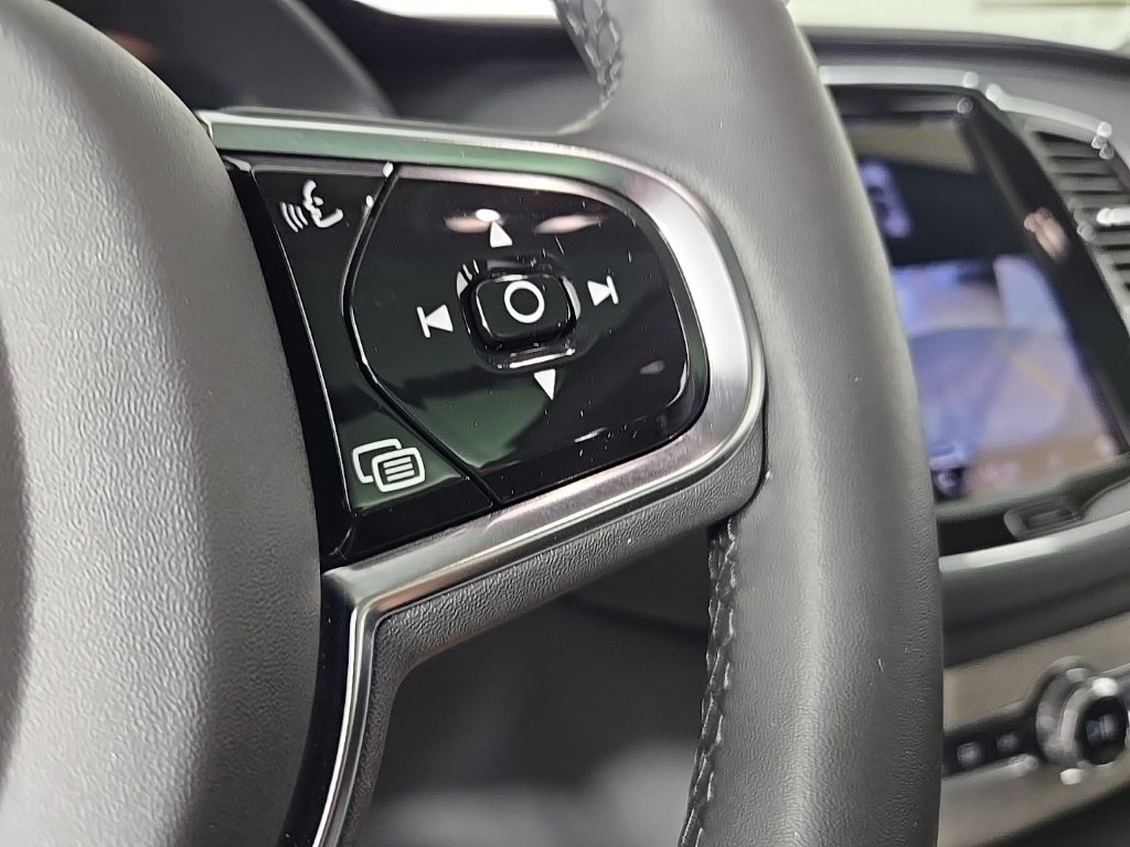 Certified 2024 Volvo XC90 T8 Ultimate w/ Lounge Package image 35