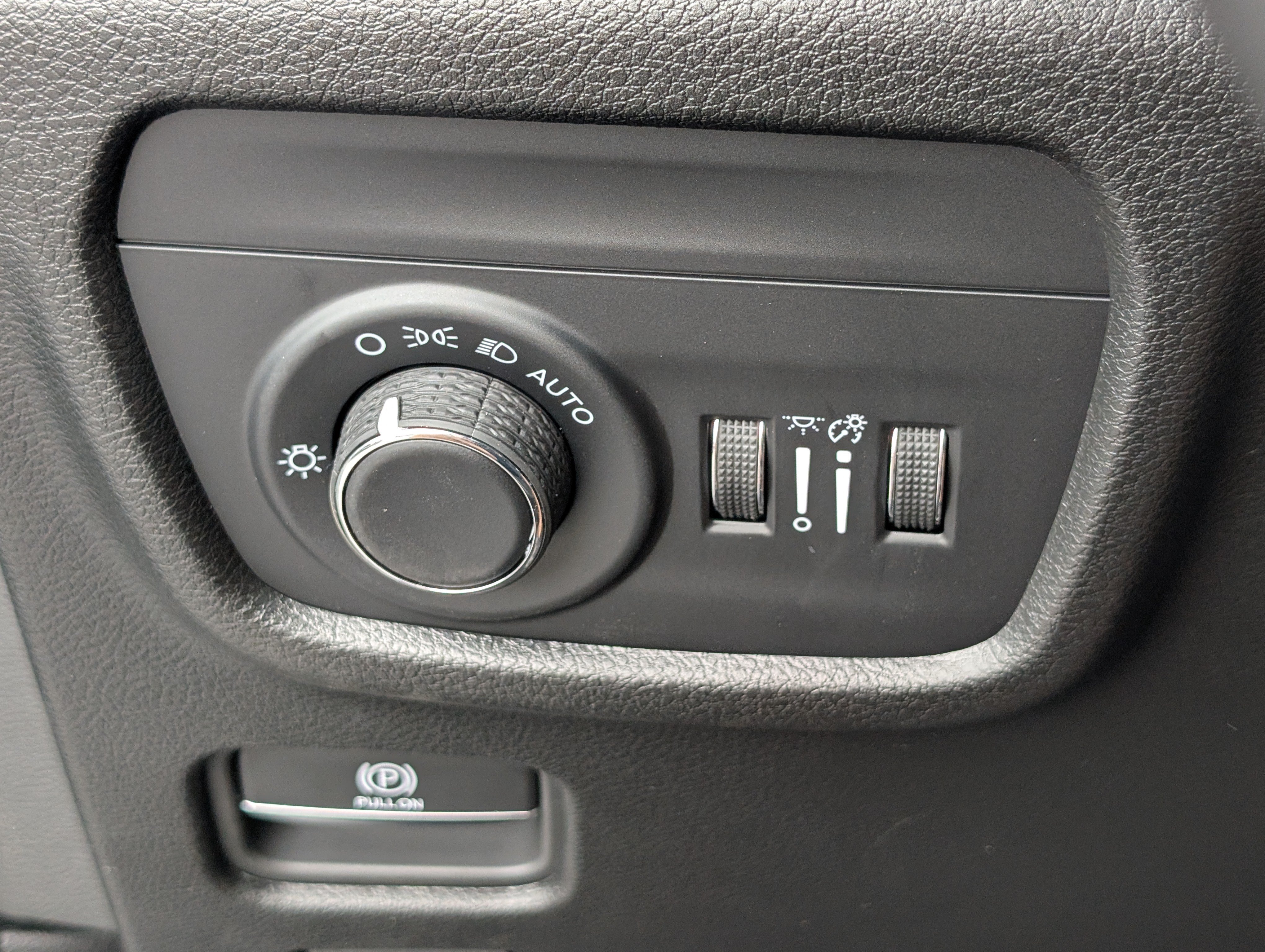 New 2025 Jeep Grand Cherokee Altitude AWD/4WD image 19
