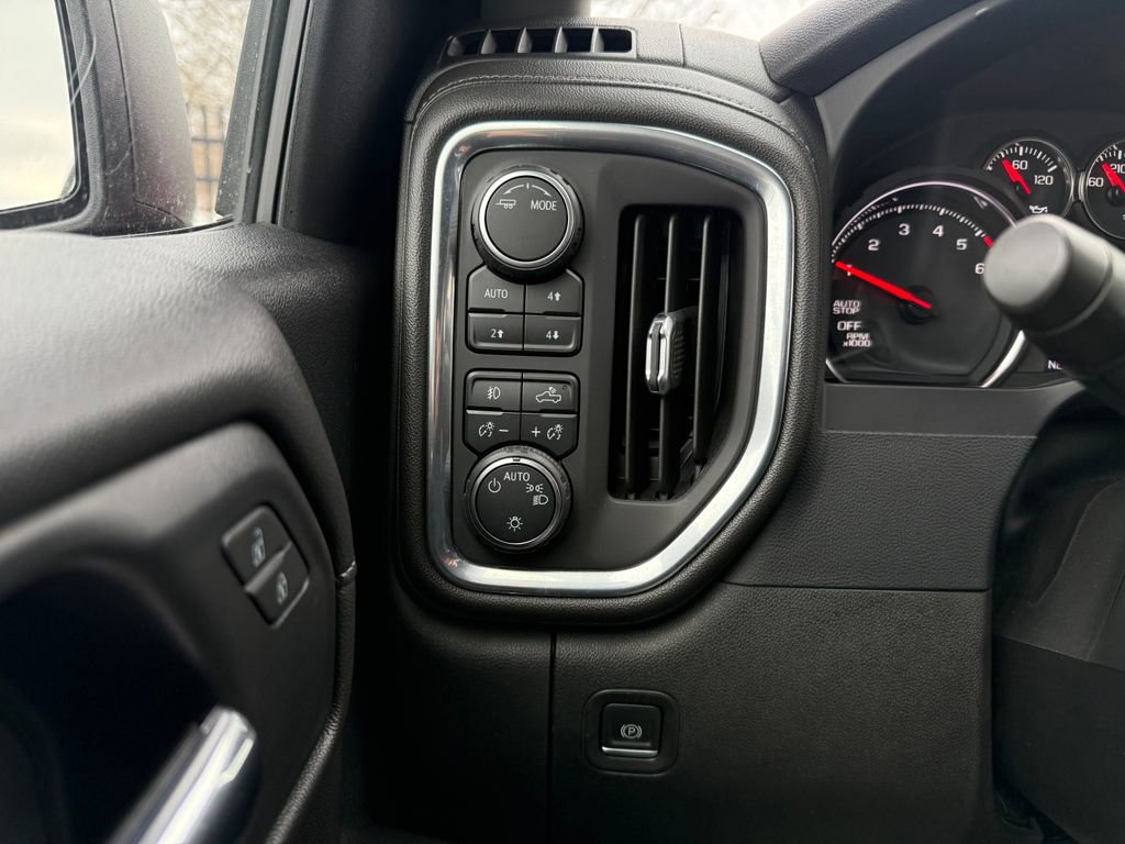 Used 2022 Chevrolet Silverado 1500 RST image 18